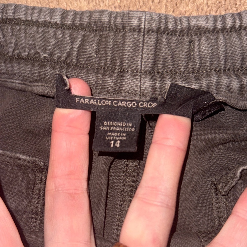 Athleta Farallon Cargo Crop Women's 14 Cypress Green - Picture 6 of 8